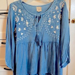 3/4 sleeve embroidered chambray peasant blouse S